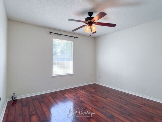 Building Photo - 2511 Southern Oaks Dr