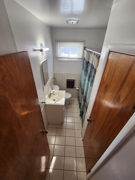 Bathroom - 5409 Sandusky Rd