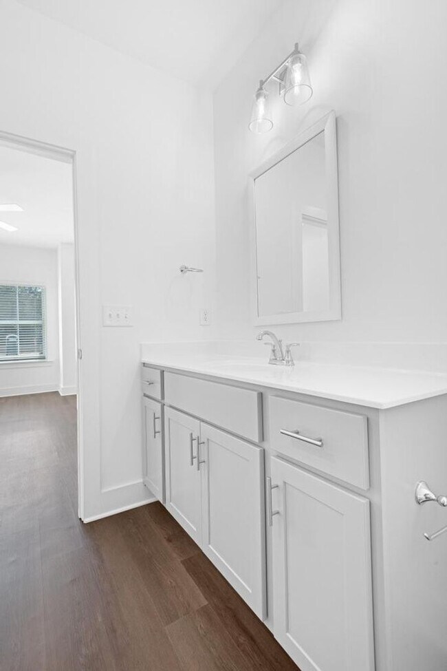 Building Photo - Spacious Home with Fenced Backyard!