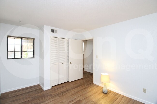 Building Photo - 8331 N 21st Dr