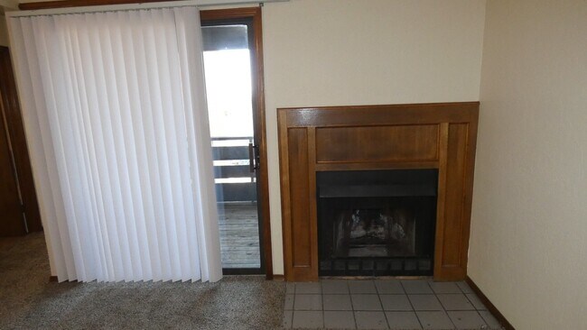 Building Photo - 4034 NW Ozmun Ave