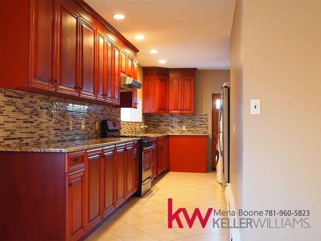 Building Photo - 12 Hadley Pl