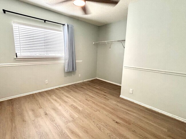 Building Photo - Spacious 2-Story Home Near Medical Center,...
