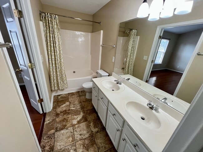 Building Photo - 413 Ruby Walk Dr