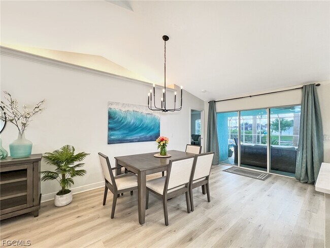 Building Photo - 1325 NE 5th Pl