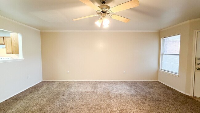 Building Photo - 517 N Brentwood Ave