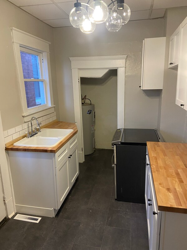 Building Photo - 1129 9th St