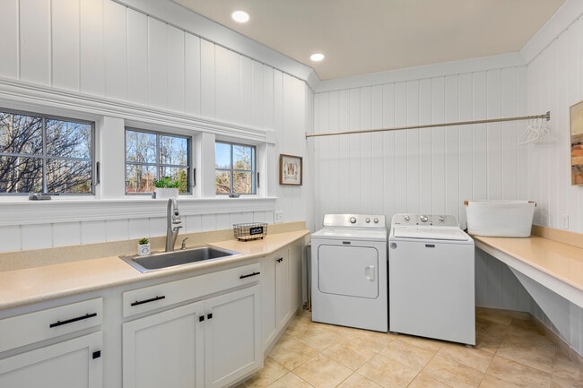 Building Photo - 35 Old Flds Wy