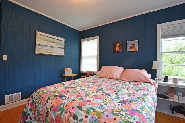 Building Photo - Mid-Century Charm and Comfort with a Sauna!
