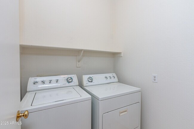 Building Photo - 1225 N 36th St