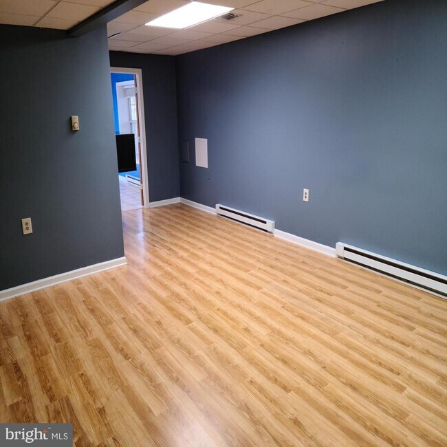 Building Photo - 135 Hill Valley Dr