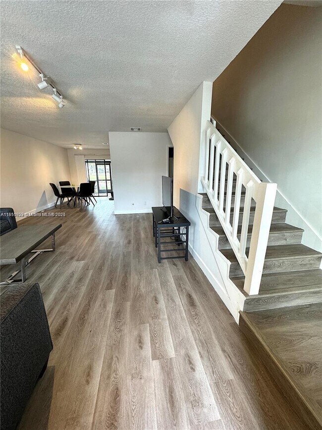 Building Photo - 4303 Inlet Cir