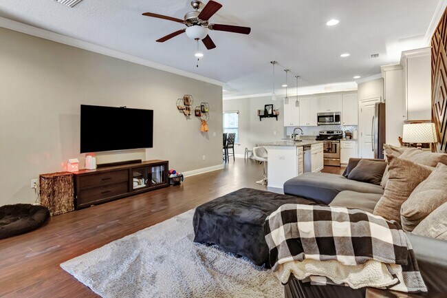 Building Photo - 2387 Belmont Dr