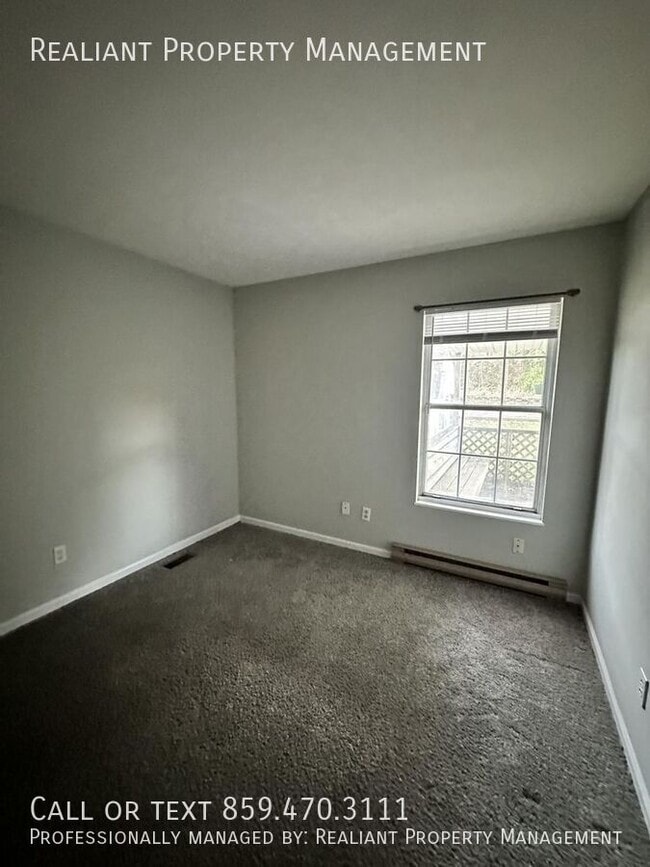 Building Photo - 1044 Tatesbrook Dr