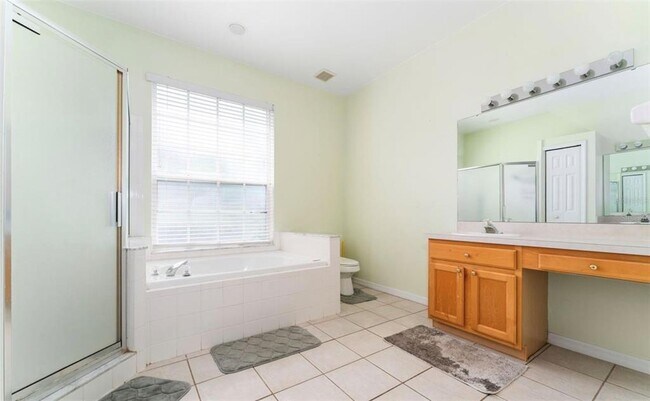 Building Photo - 135 Langham Dr