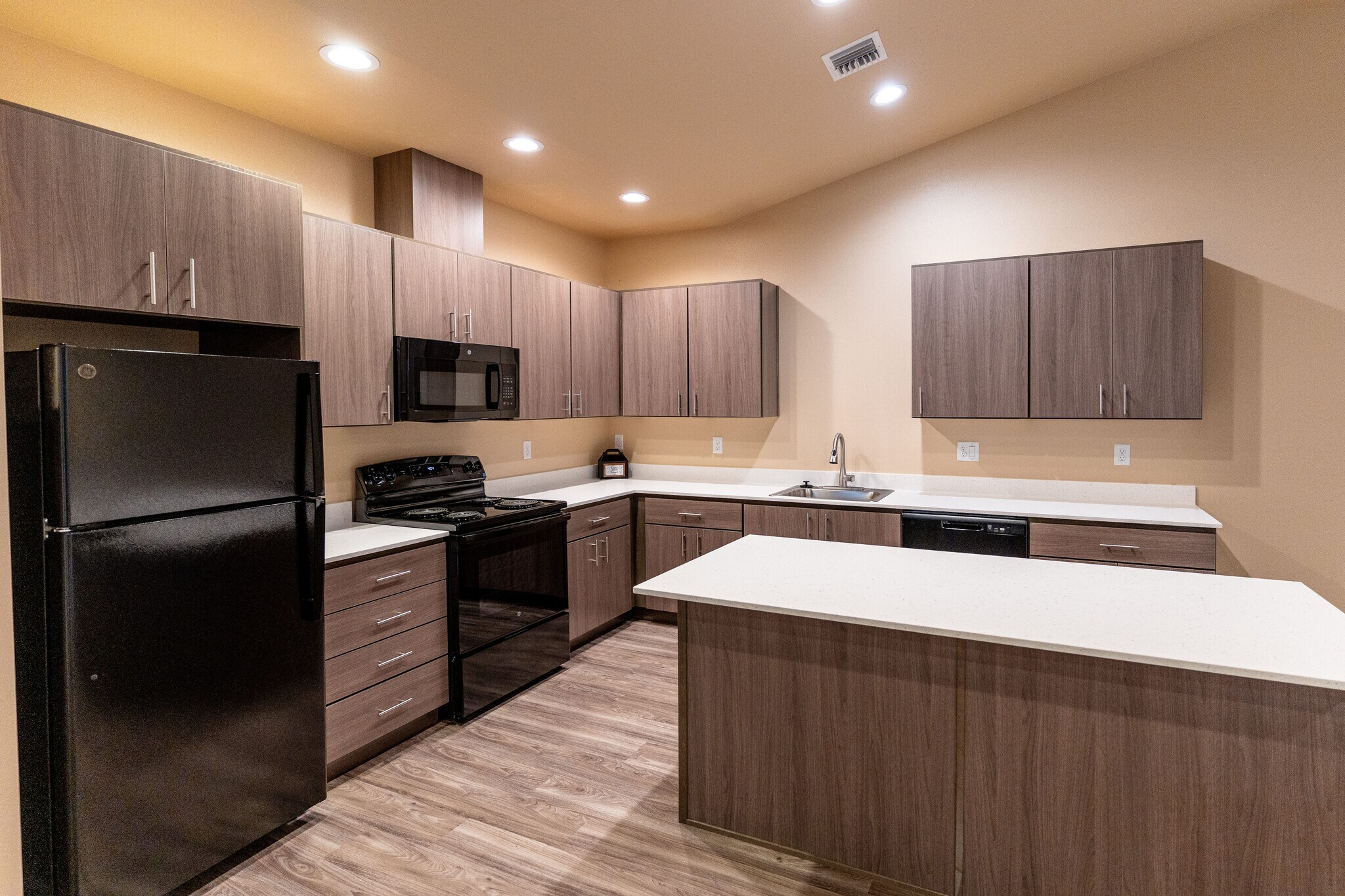 Building Photo - 5803 Joynak St S