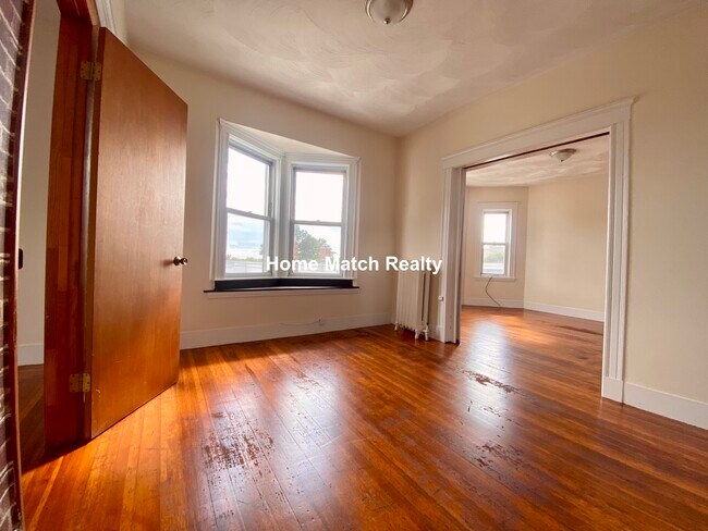 Building Photo - 14 Belknap St