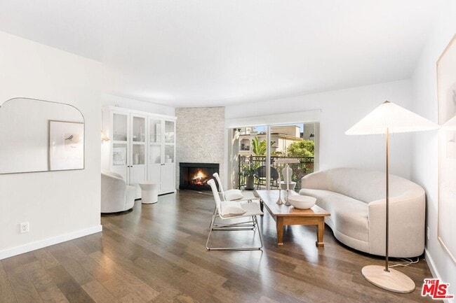 Building Photo - 141 S Clark Dr