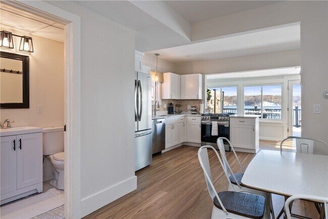 Building Photo - 1350 Bay Shore Blvd