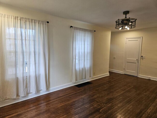 Building Photo - 212 Virginia Ct