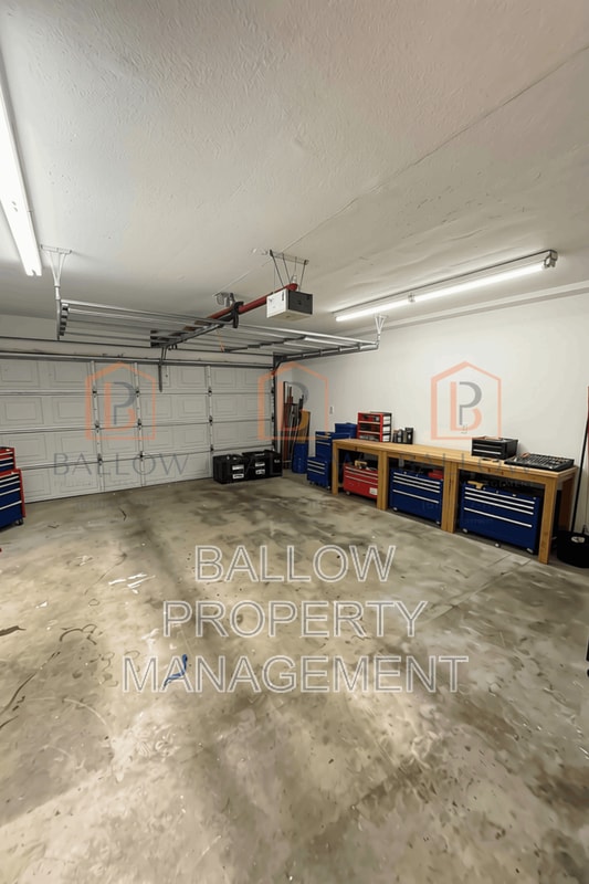 Building Photo - 10045 Woodpark Dr