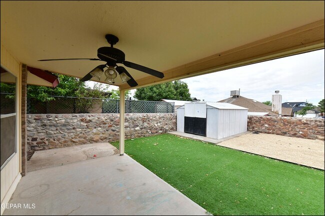 Building Photo - 7737 Plaza Azul Rd