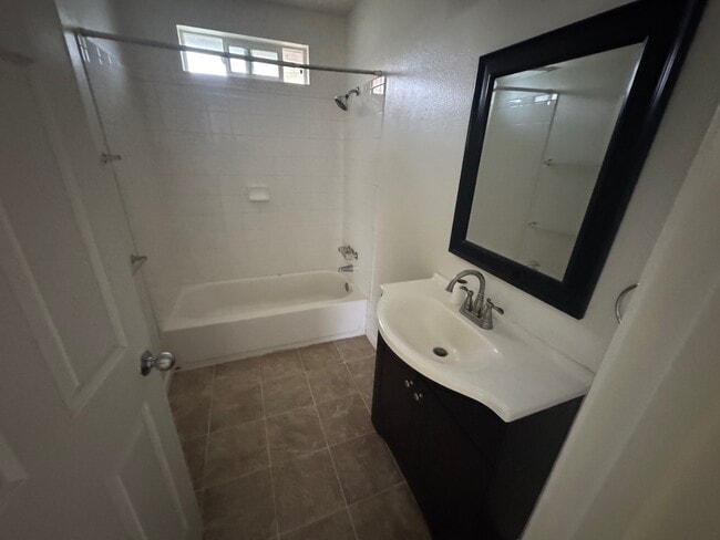 Building Photo - 224 Brand Rd