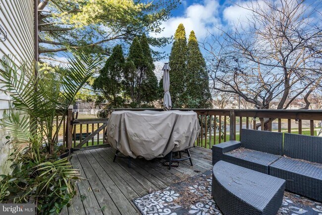 Building Photo - 2 Leicester Ln