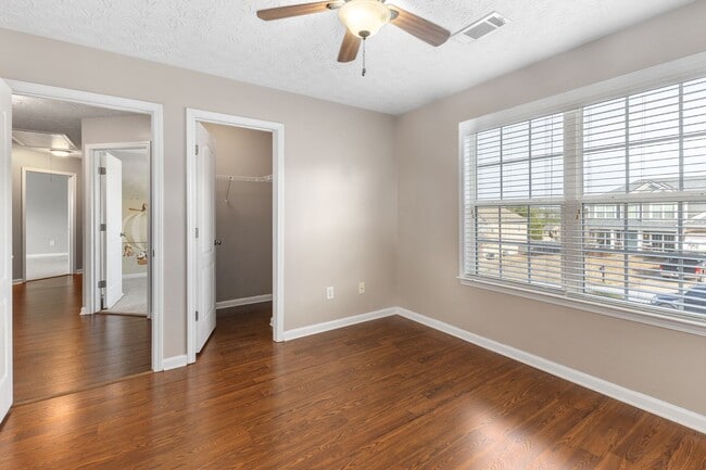Building Photo - 2507 Hickoryridge Dr