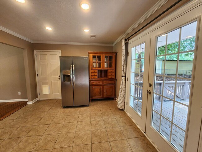 Building Photo - 3 Bedroom 2 Bath home in North Columbus