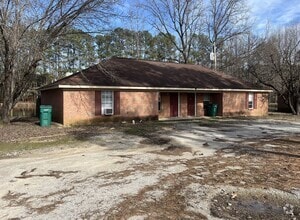 Building Photo - 2 bd/2 ba apartment