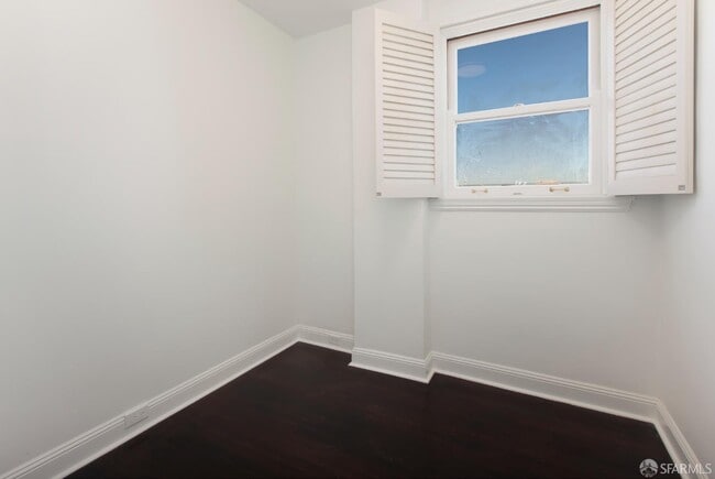 Building Photo - 1250 Jones St