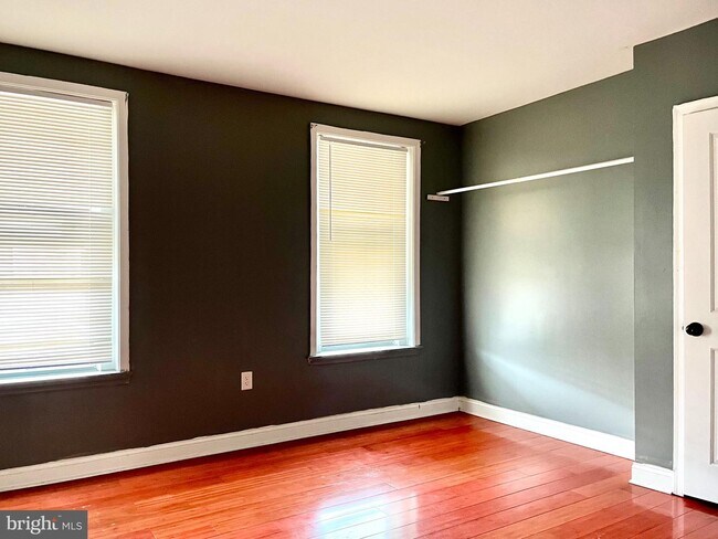 Building Photo - 18 N Ithan St