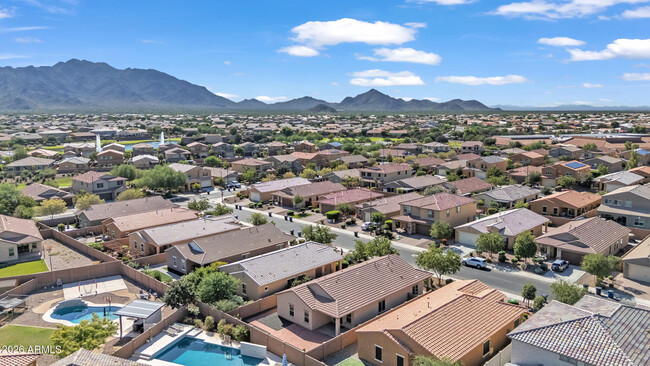 Building Photo - 2354 E Bellerive Dr