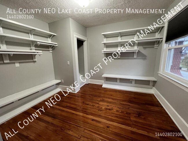 Building Photo - 1250 Lakeland Ave