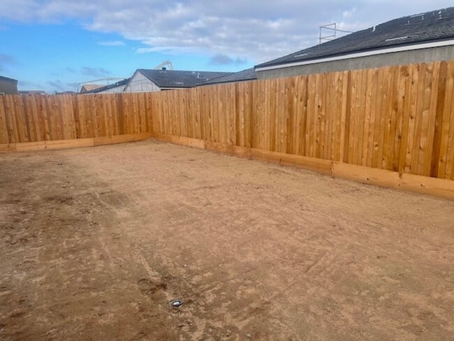 Building Photo - Spacious 3BR/2BA Home with Great Amenities in Madera!