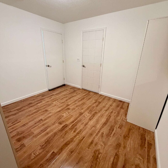 Building Photo - 147 Sunflower Cir