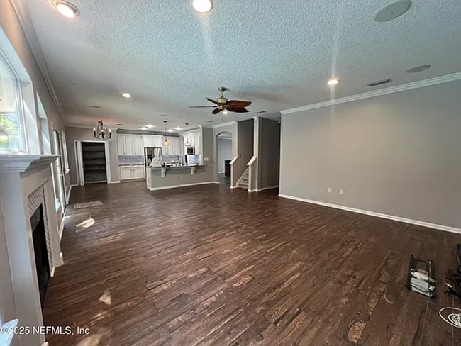 Building Photo - 6 Bedrooms 4 Bathroom 1672 Hammock Grove Lane