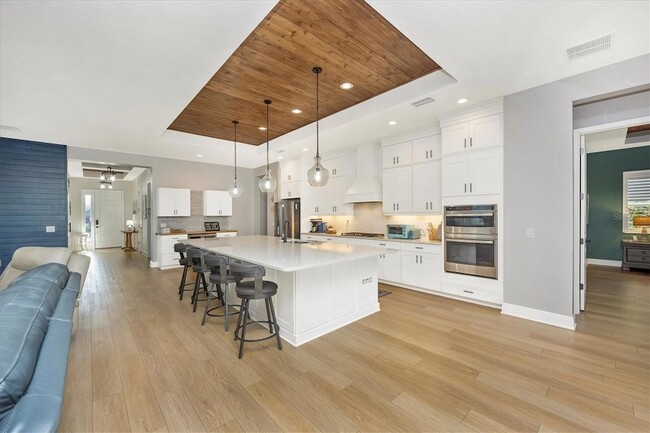 Building Photo - 18805 Valleta Ave