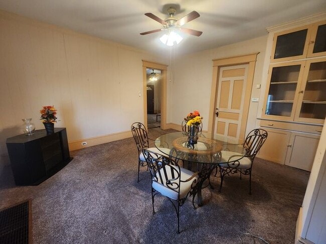 Building Photo - 2-3 Bedroom Home w/Large Kitchen - Section 8 Welcome & Pets Negotiable!