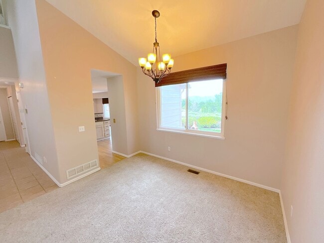 Building Photo - 4 Bedroom Home Available Near Constitution...