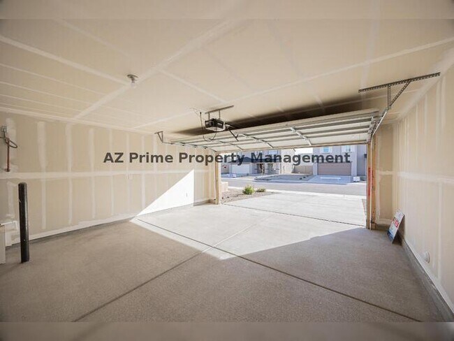 Building Photo - 334 Paseo Xing Ln