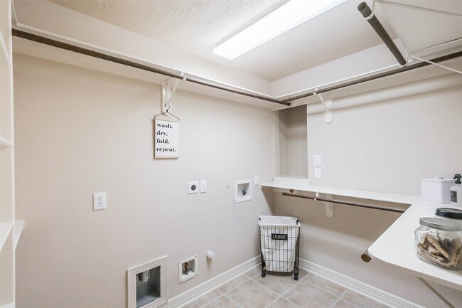Building Photo - 12411 Santiago Cove Ln
