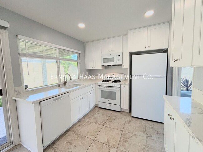 Building Photo - 11353 Agnes St