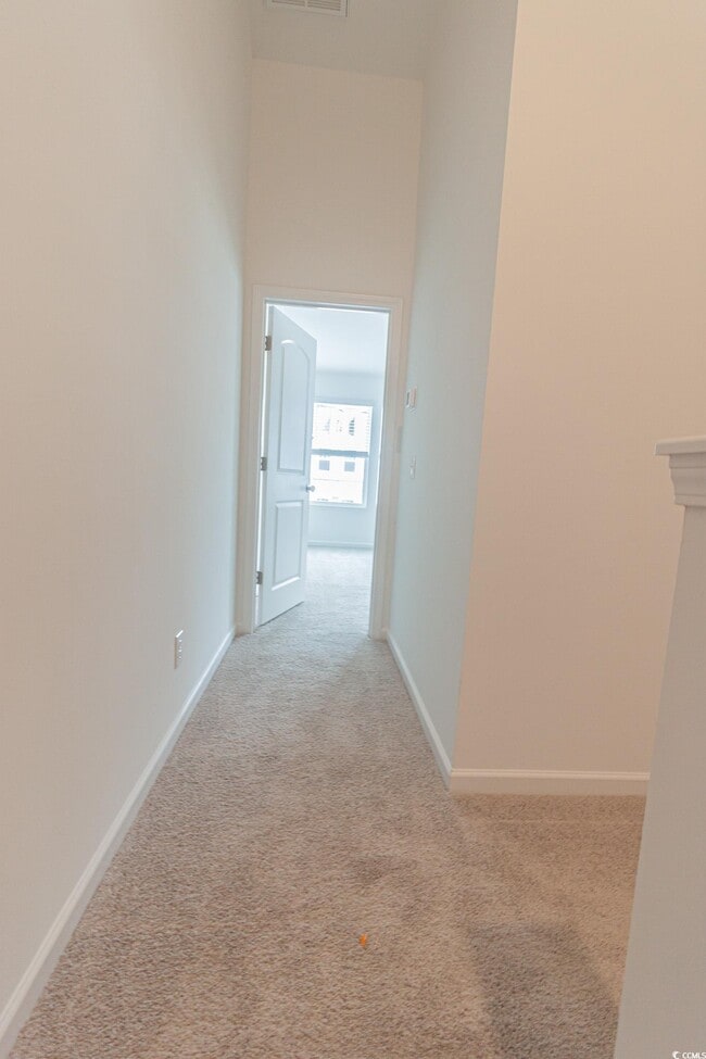 Building Photo - 231 Crescent Wy