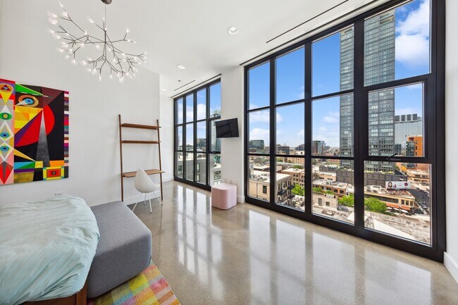 Building Photo - 900 W Washington Blvd