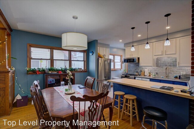 Building Photo - 2 br, 1 bath House - 411 S Orchard St.