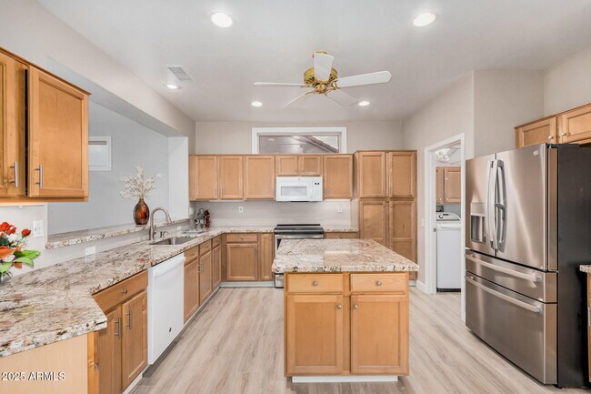 Building Photo - 22637 N Hermosillo Dr