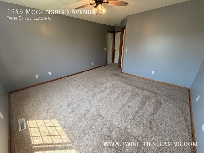Building Photo - 1945 Mockingbird Ave