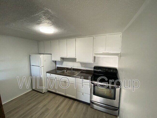 Building Photo - 2000 Indianapolis Rd